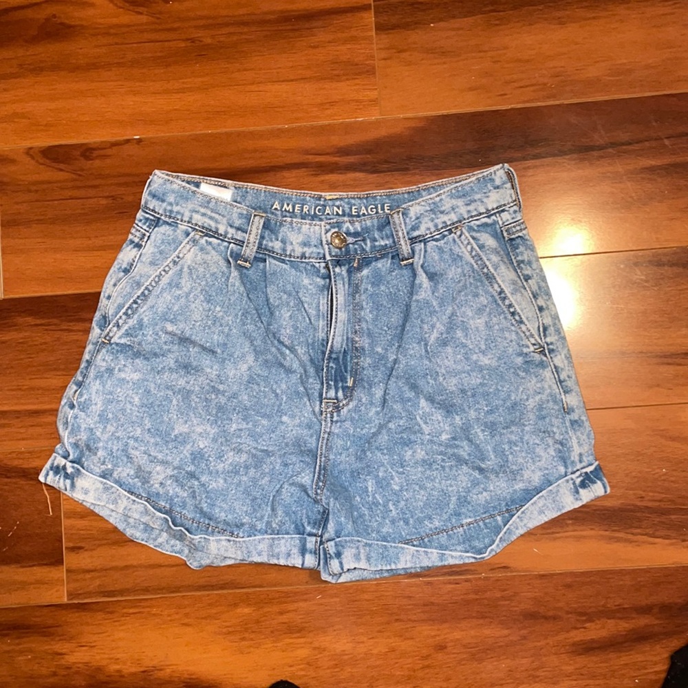 American Eagle Mom Short